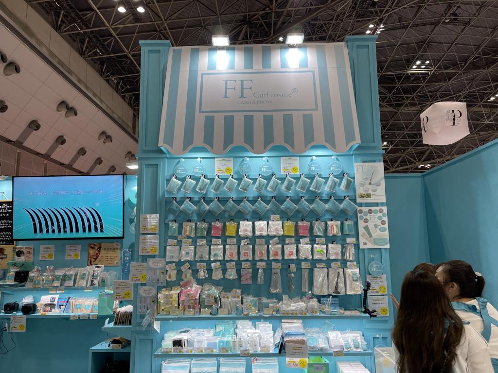 FLAP EYELASHESのブース写真1