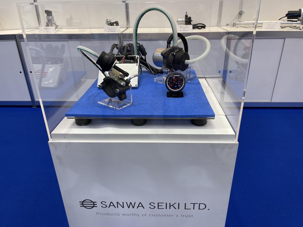 三輪精機のブース写真2