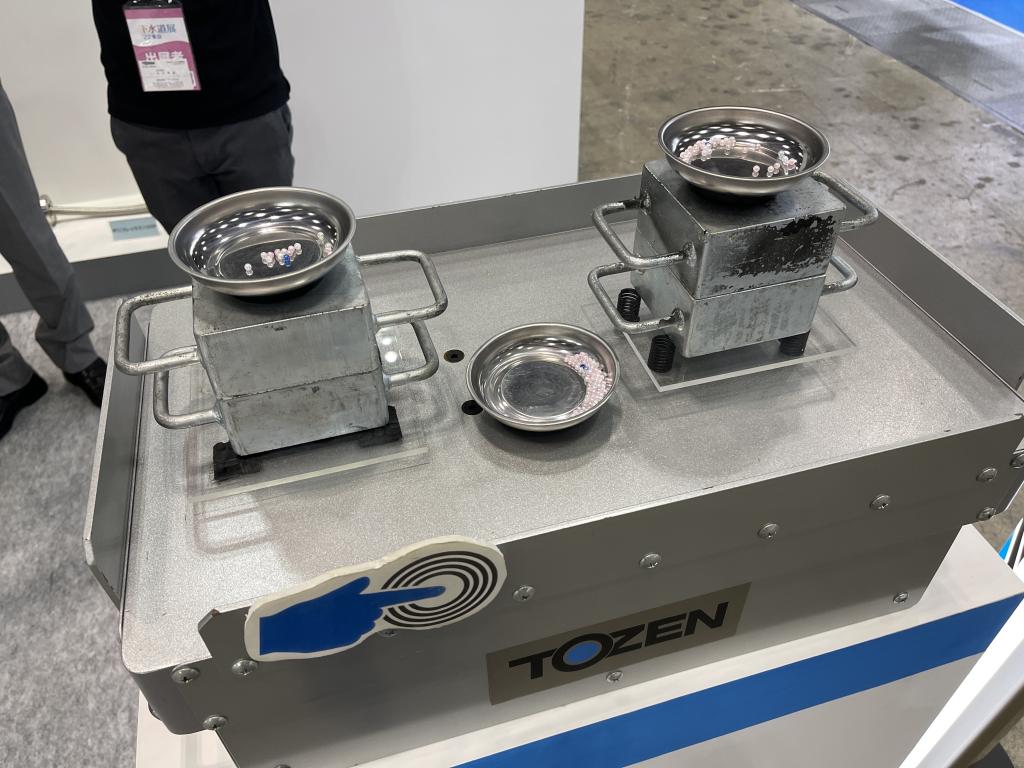 TOZENのブース写真1
