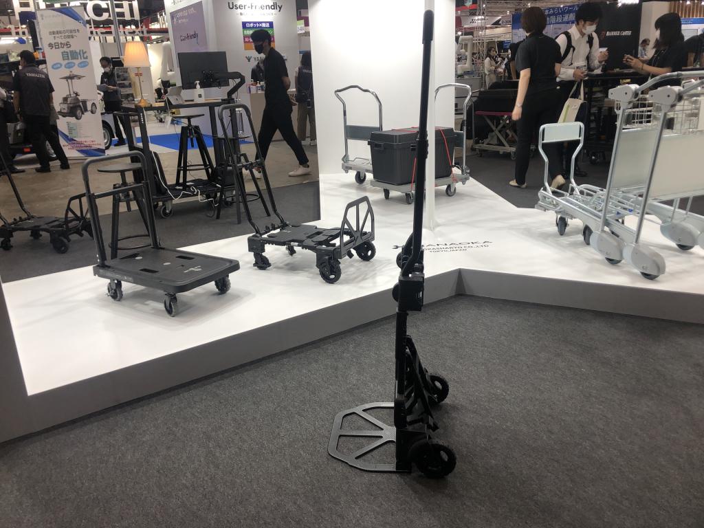 花岡車輌のブース写真6