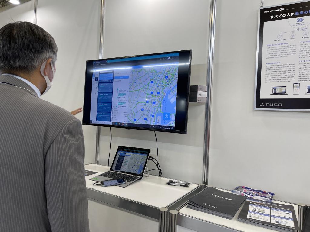 三菱ふそうトラック・バスのブース写真3