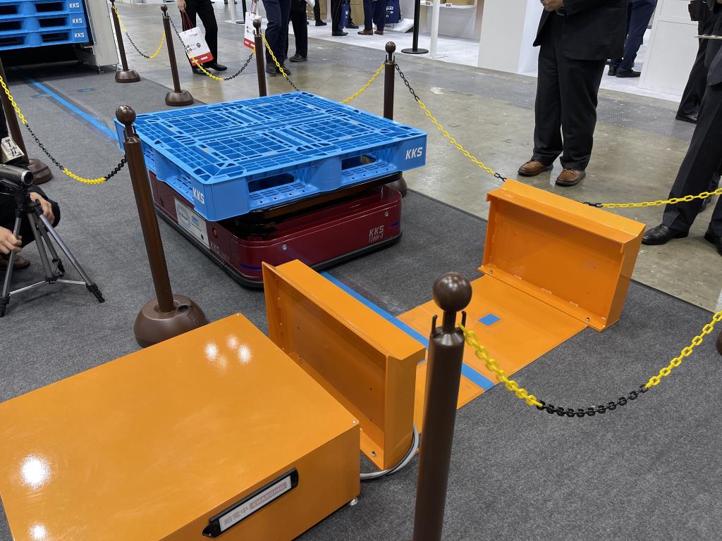 東京機械製作所のブース写真3
