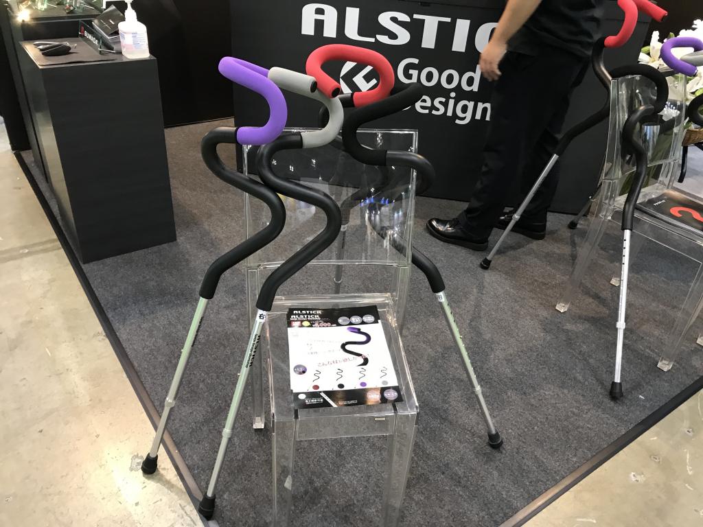 諏訪田製作所のブース写真2