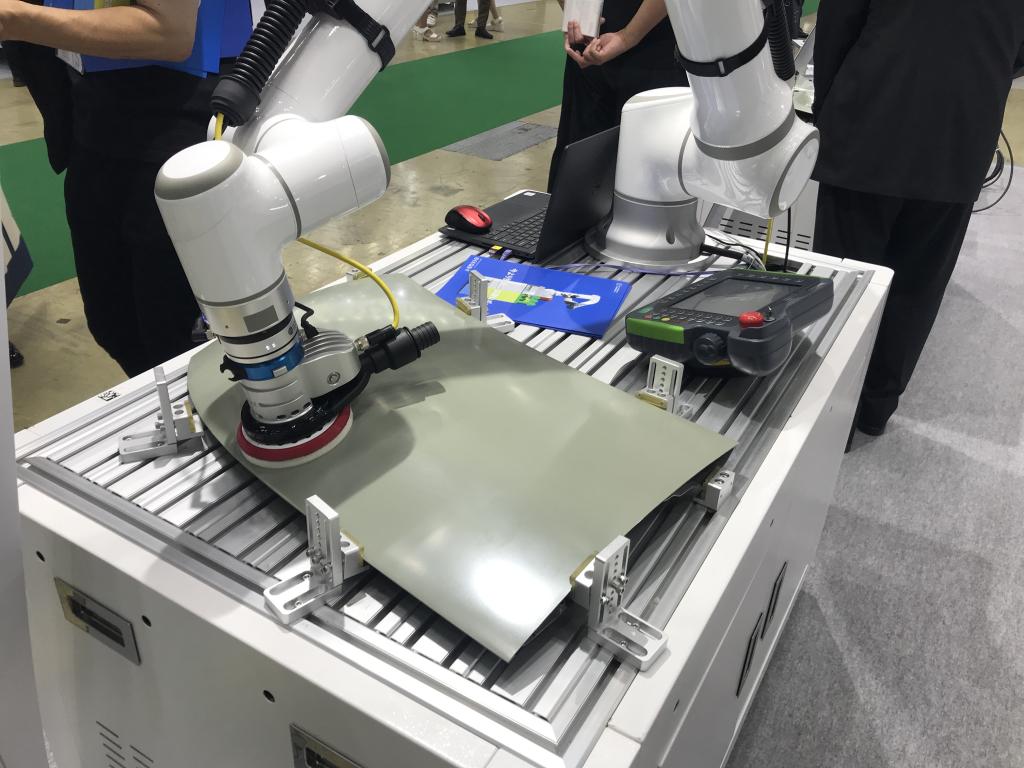 エリートロボットジャパンのブース写真3