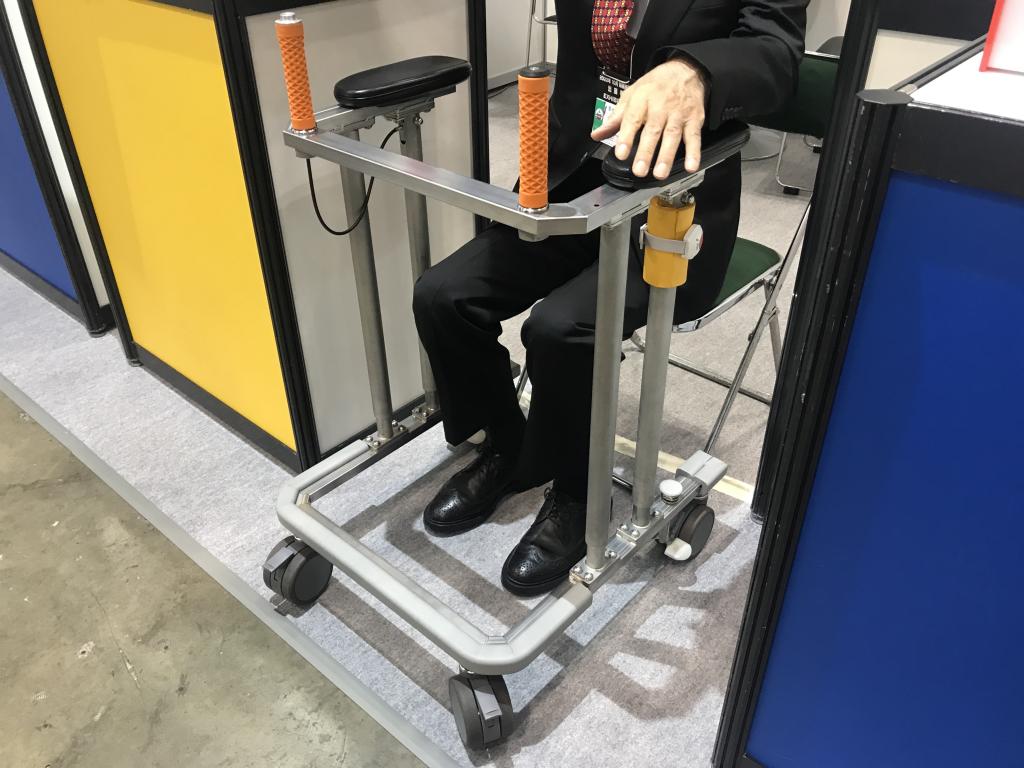 徳機のブース写真3