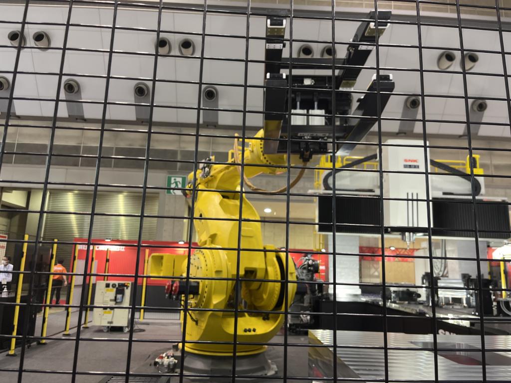 新日本工機のブース写真2