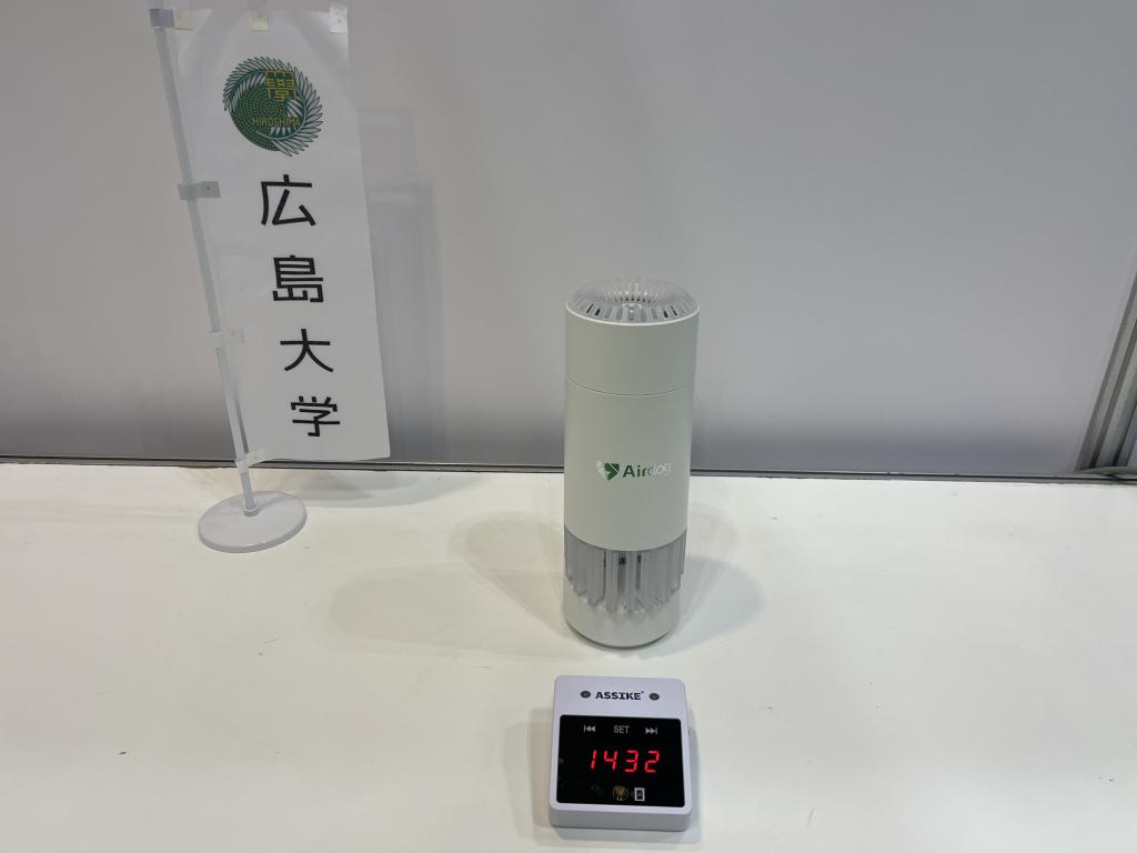 広島大学のブース写真2