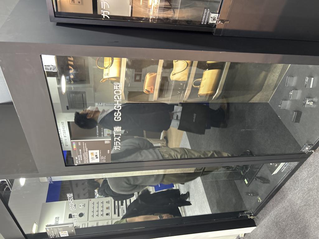 スガツネ工業のブース写真33