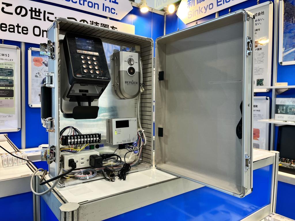 新協電子のブース写真13