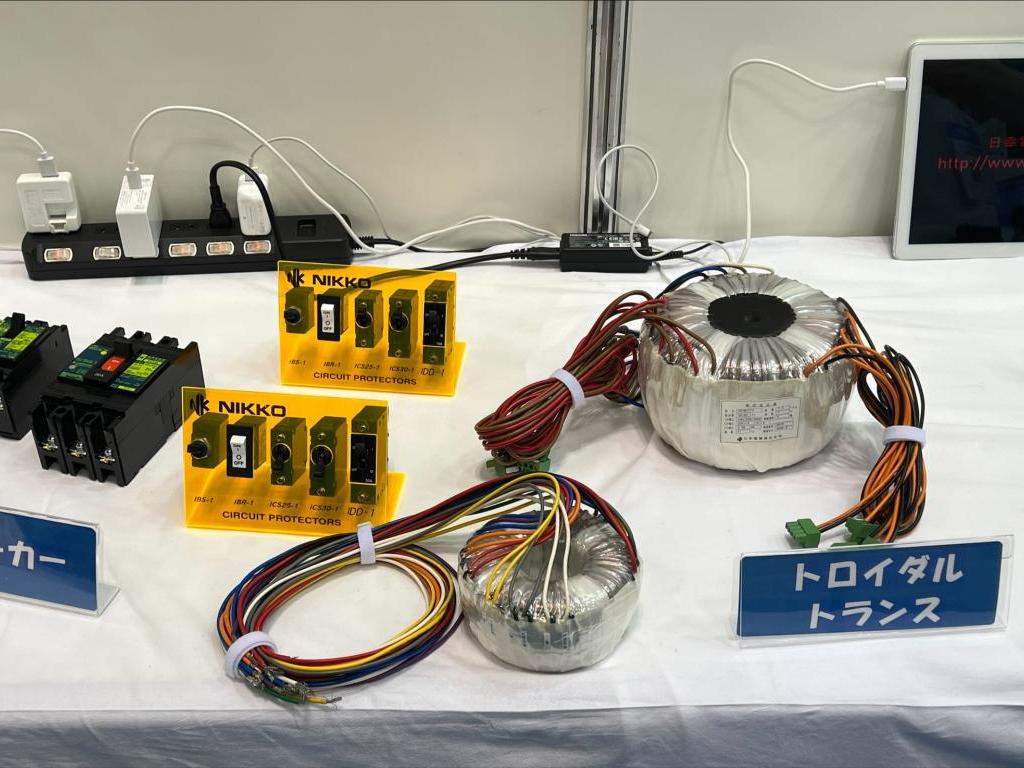 日幸電機のブース写真4