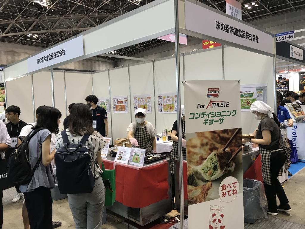 味の素冷凍食品のブース写真2