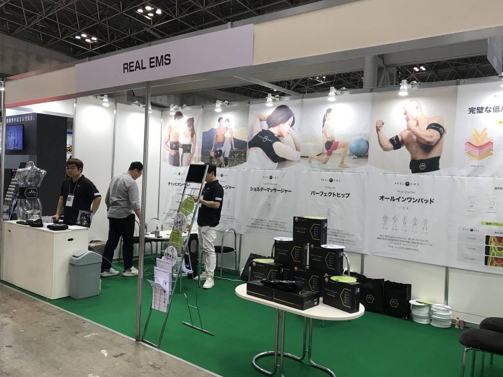 REAL EMSのブース写真2