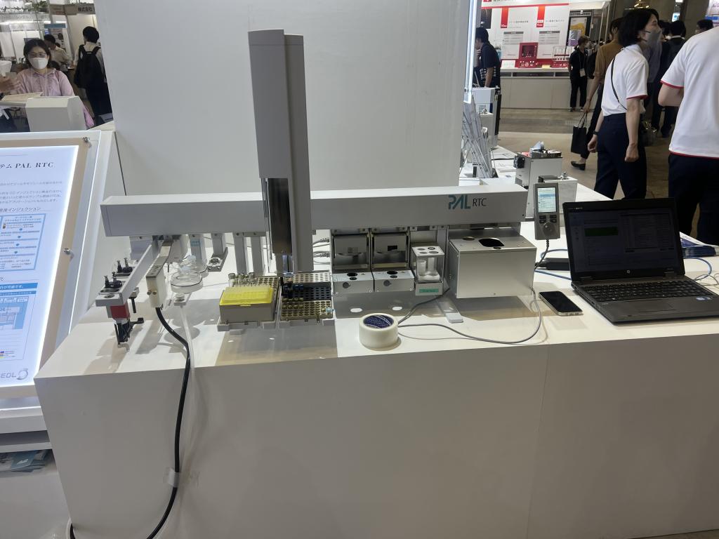 日本電子のブース写真19