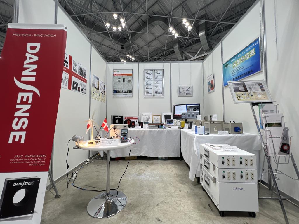 東洋電源機器のブース写真1