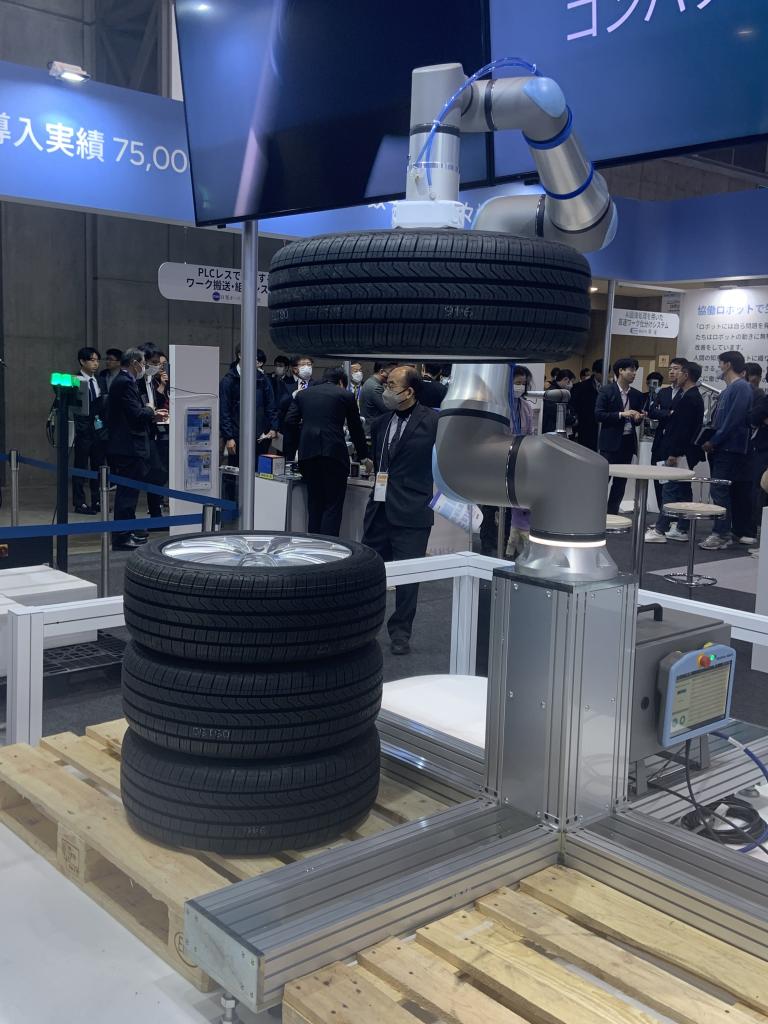 ユニバーサルロボットのブース写真1