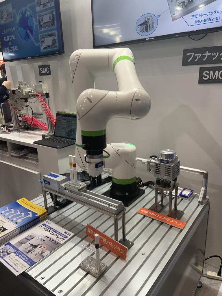 日伝のブース写真2