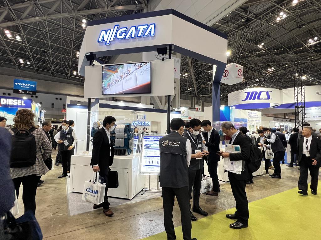 IHI原動機のブース写真1