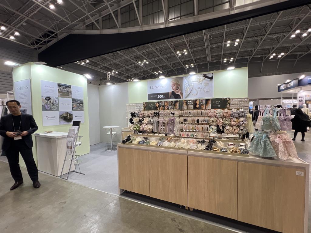 LUNA EARTHのブース写真1