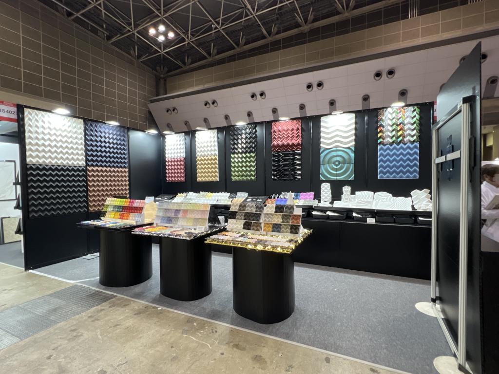 OUTSENSEのブース写真1