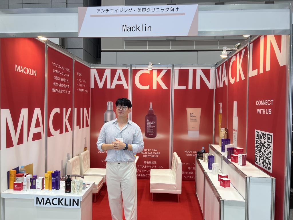 Macklinのブース写真1