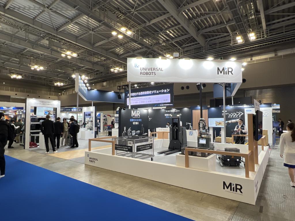 ユニバーサルロボット/モバイルインダストリアルロボットのブース写真1