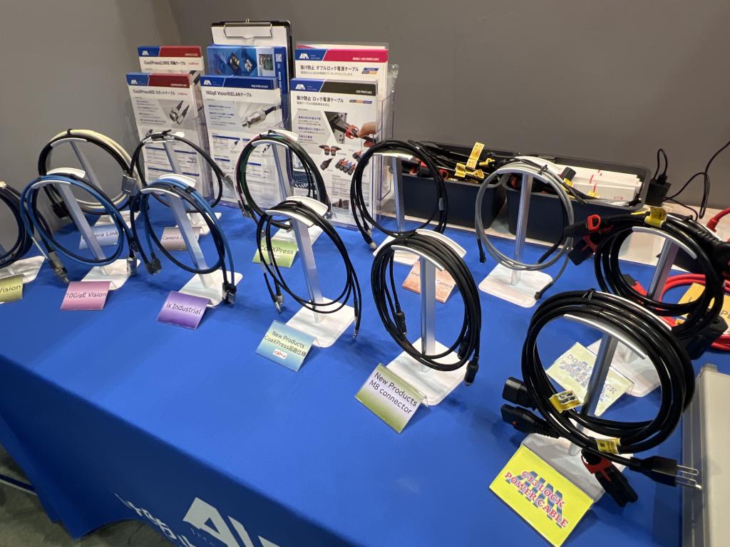 エイム電子のブース写真2