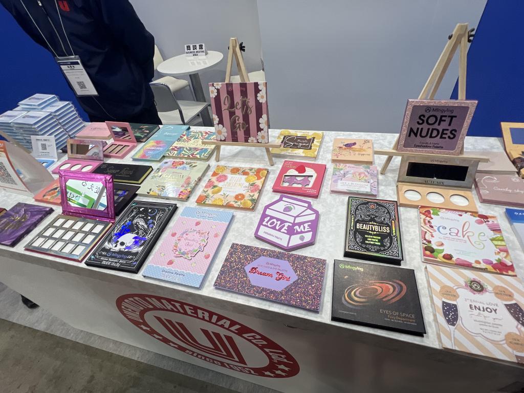 ウメモトマテリアルのブース写真2