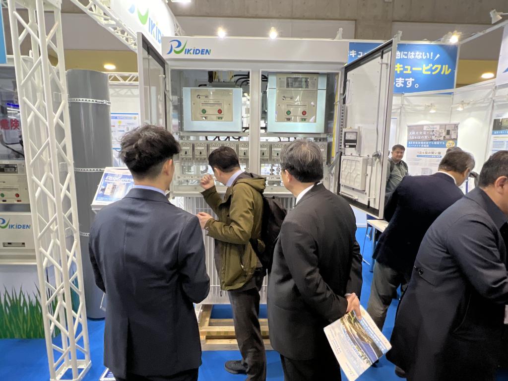 力電のブース写真3