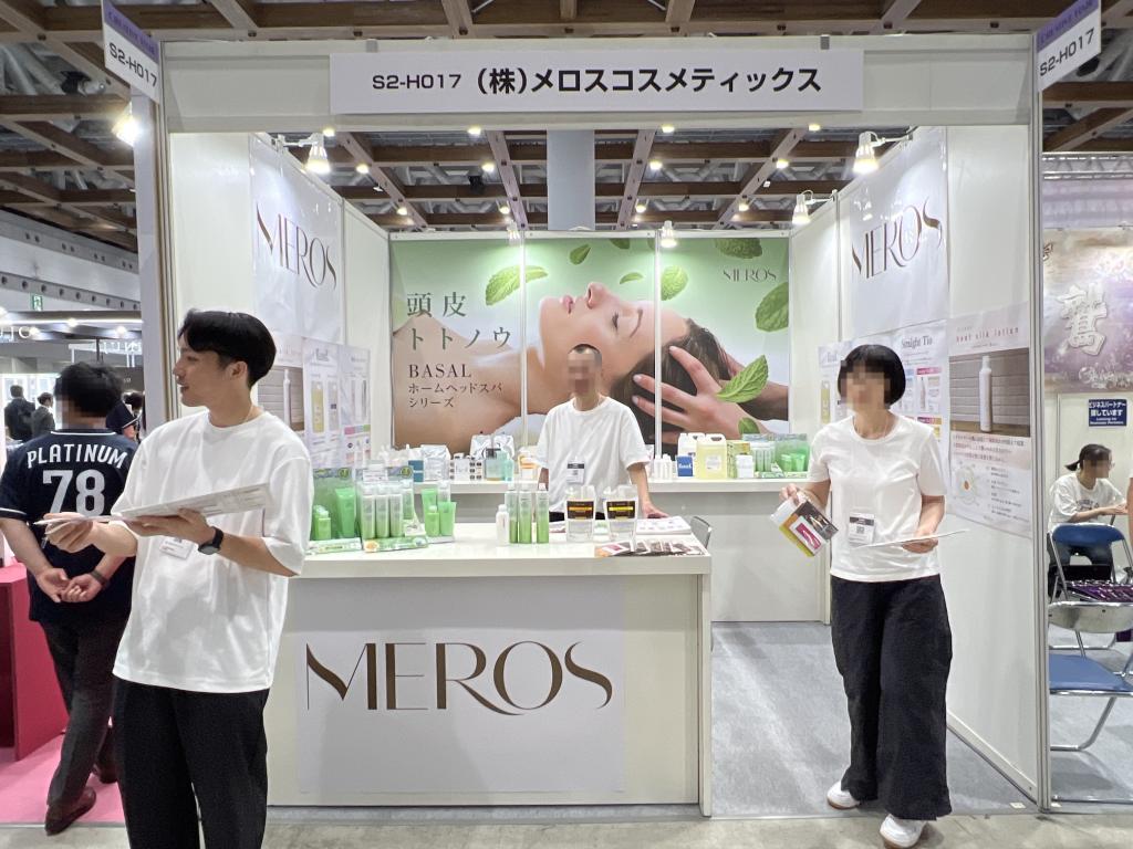 メロスコスメティックスのブース写真1