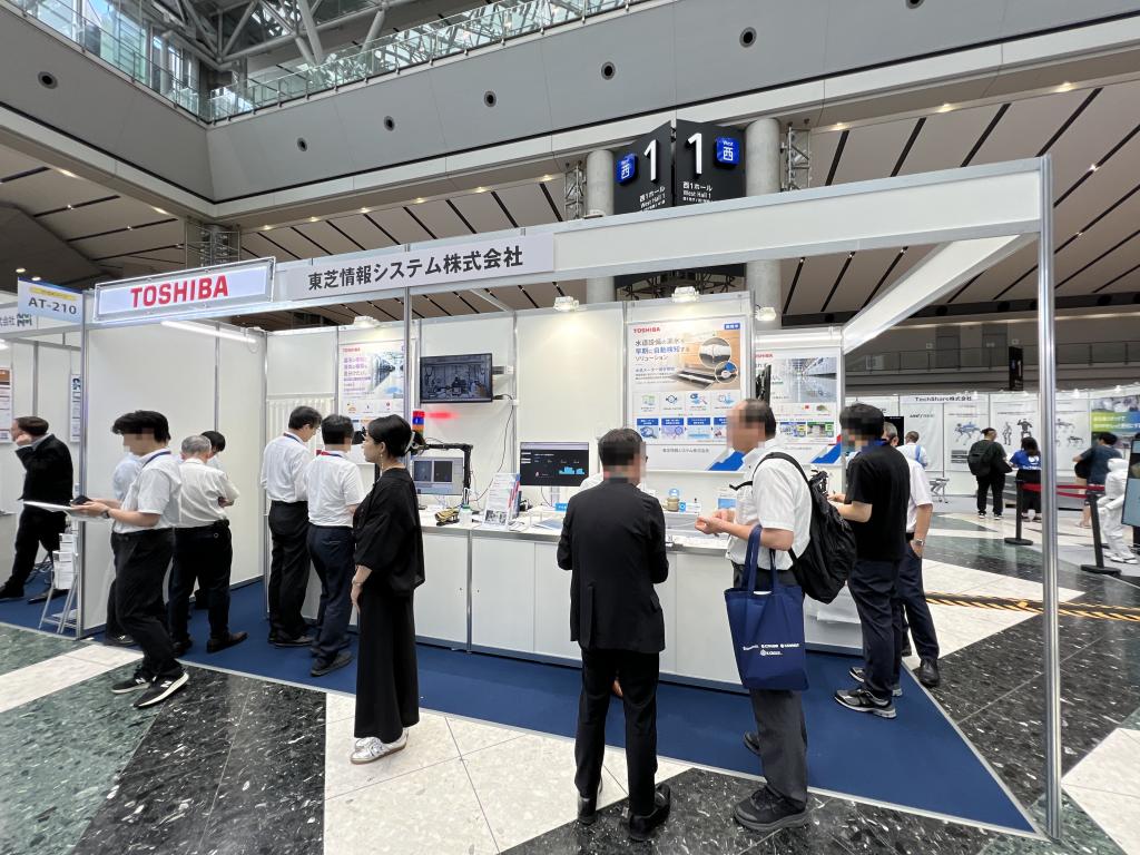 東芝情報システムのブース写真1