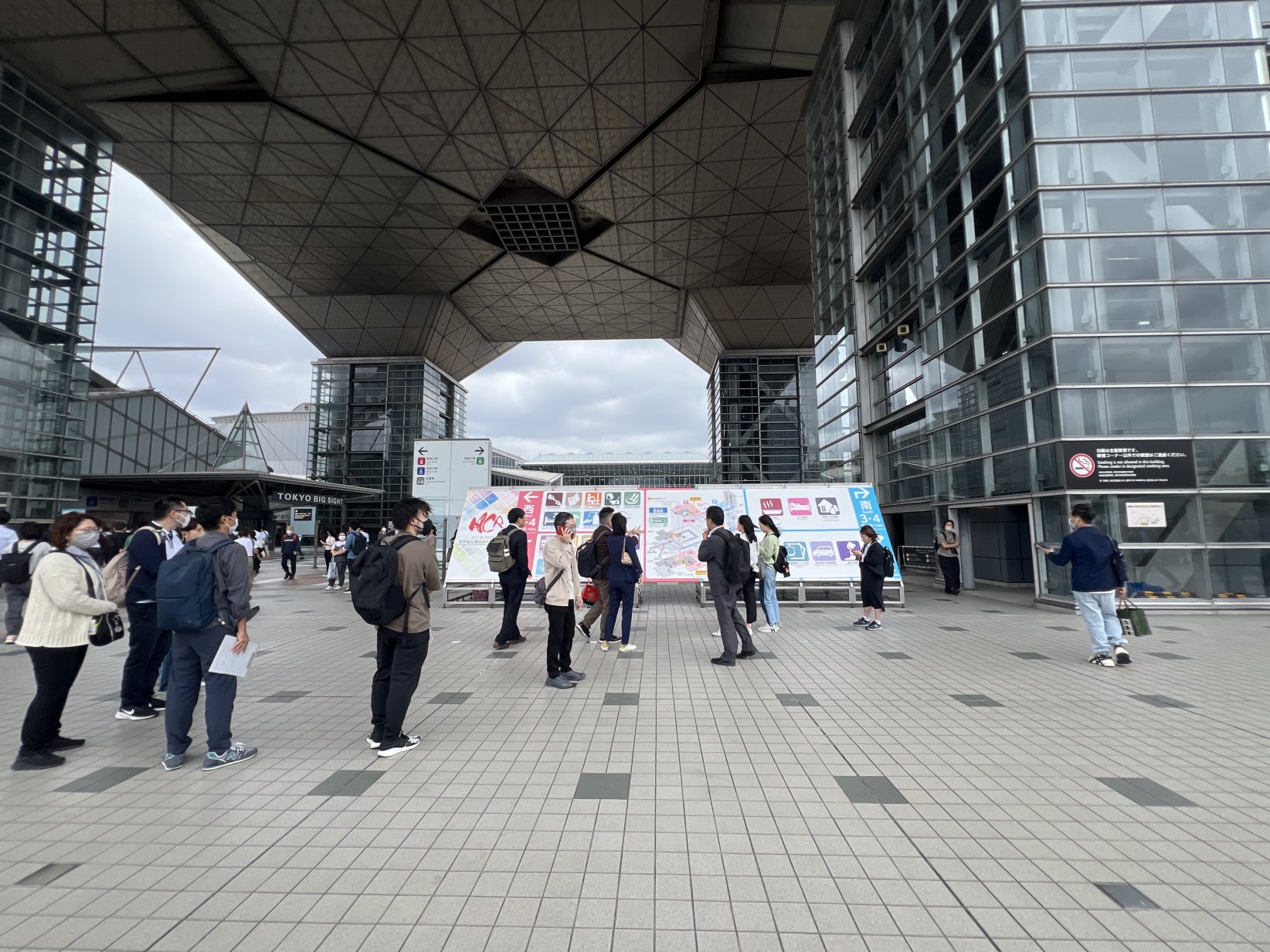 展示会入口画像