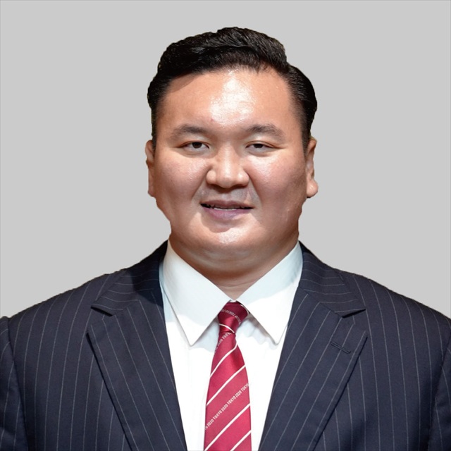 白鵬 氏